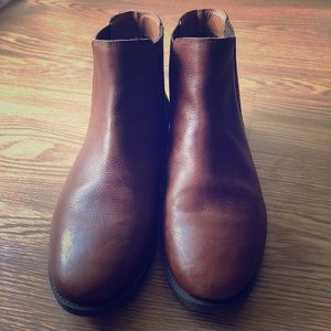 Men’s Chelsea boots size 9